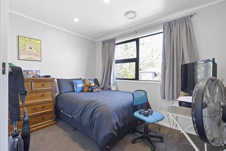 Photo of property in 7 Colonial Place, Kelvin Grove, Palmerston North, 4414