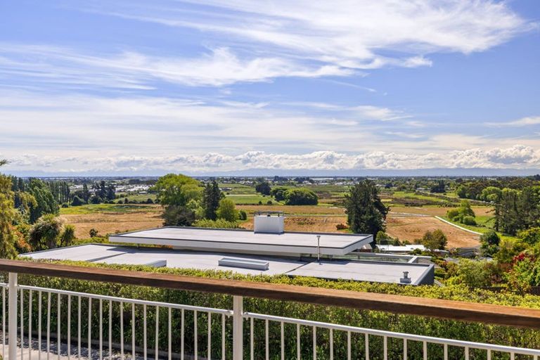 Photo of property in 425a Cashmere Road, Westmorland, Christchurch, 8025