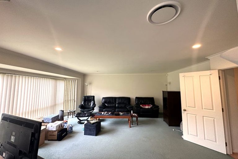 Photo of property in 6 Aaronville Way, East Tamaki, Auckland, 2016