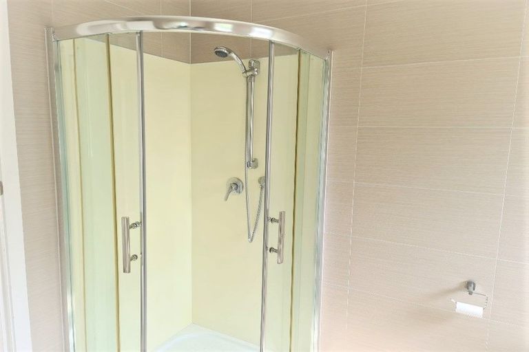 Photo of property in 5 Datura Place, Sunnynook, Auckland, 0620