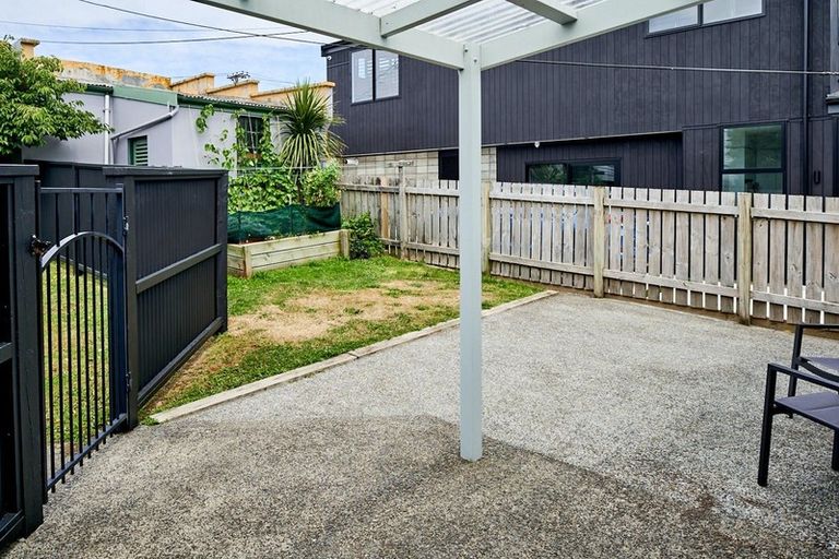 Photo of property in 10 Helen Street, Brooklyn, Wellington, 6021