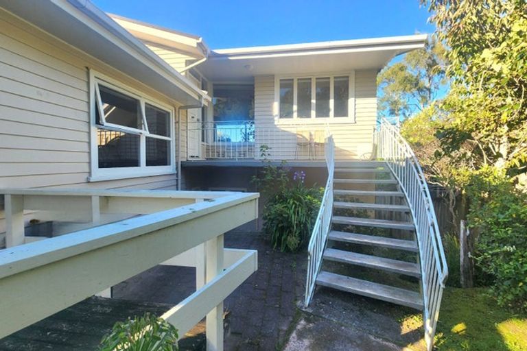 Photo of property in 15 Pekanga Road, Normandale, Lower Hutt, 5010