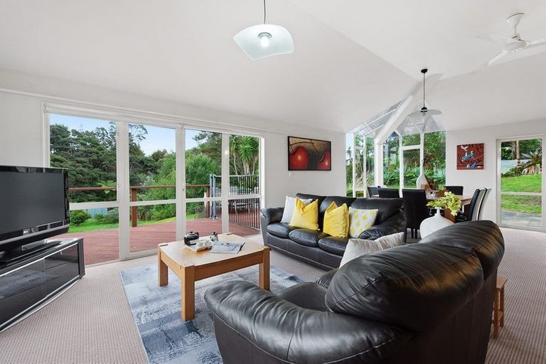 Photo of property in 20 Chester Avenue, Greenhithe, Auckland, 0632