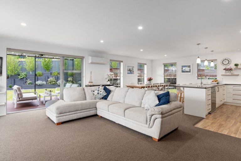 Photo of property in 35 Irwin Logan Drive, Mosgiel, 9024