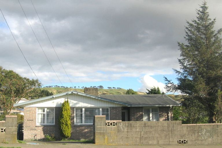 Photo of property in 16 Driver Crescent, Cannons Creek, Porirua, 5024