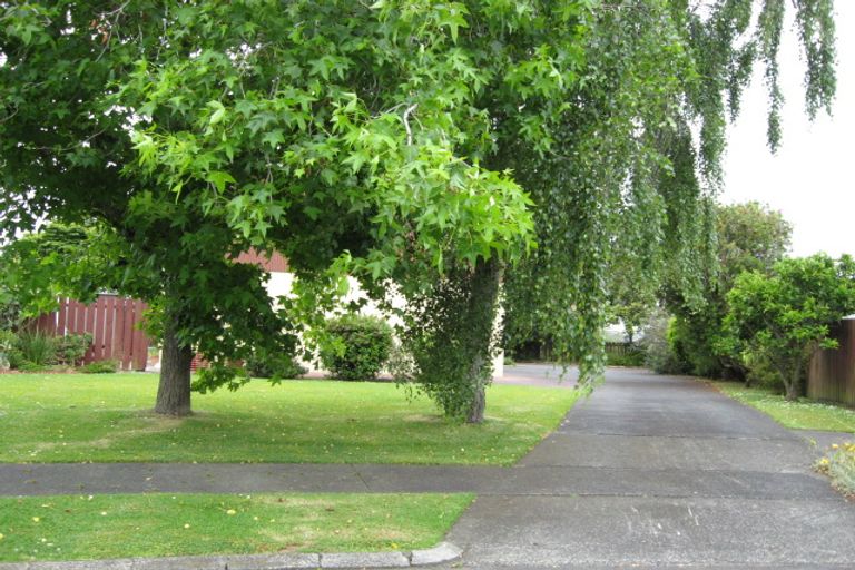 Photo of property in 2/9 Feltwell Place, Mangere Bridge, Auckland, 2022