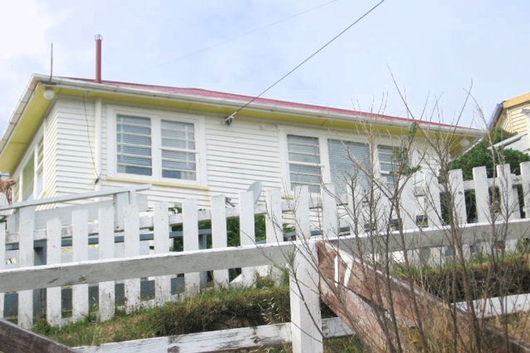 Photo of property in 17 Beacon Hill Road, Strathmore Park, Wellington, 6022