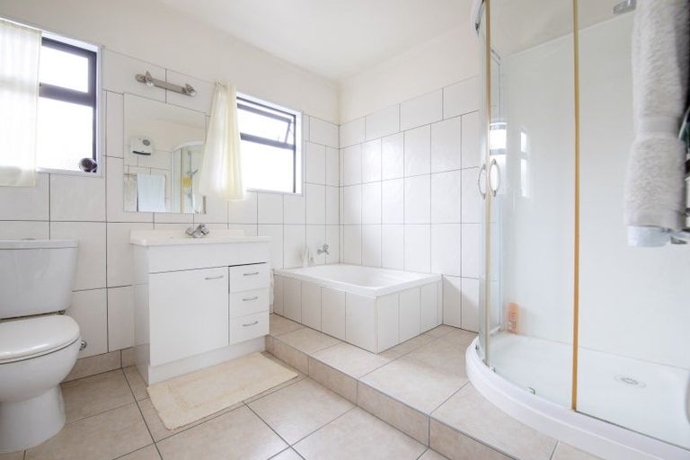 Photo of property in 2 Beveridge Place, Greenmeadows, Napier, 4112