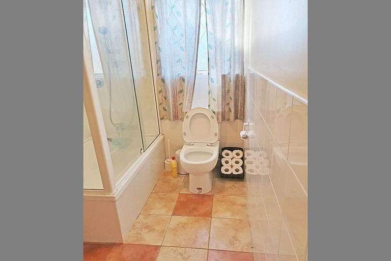 Photo of property in 21 Glennandrew Drive, Half Moon Bay, Auckland, 2012