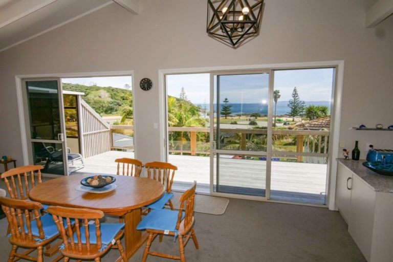 Photo of property in 20 Stratford Drive, Cable Bay, 0420