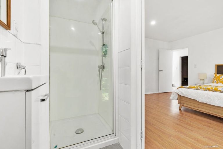 Photo of property in 3/19 Langana Avenue, Browns Bay, Auckland, 0630