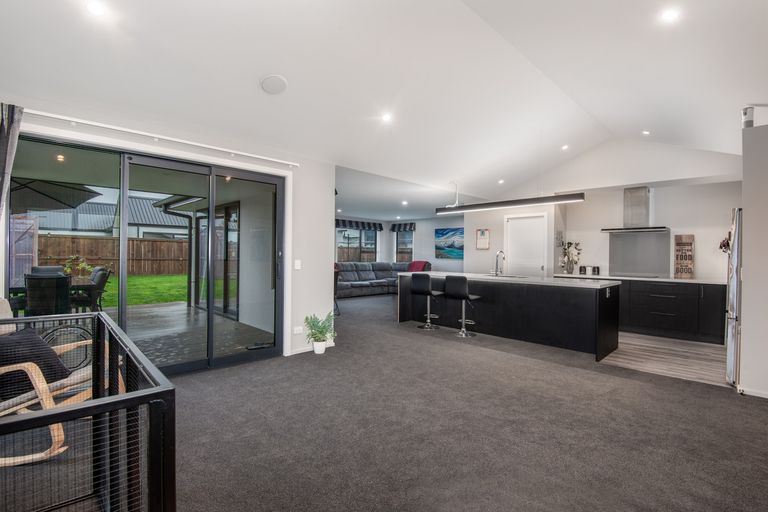 Photo of property in 17 Rodeo Place, Outram, 9019
