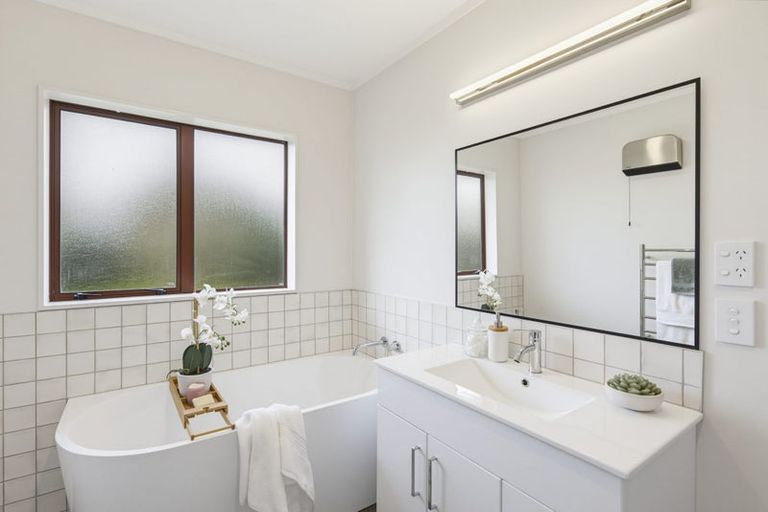 Photo of property in 4 Glen Loch Place, Paraparaumu, 5032