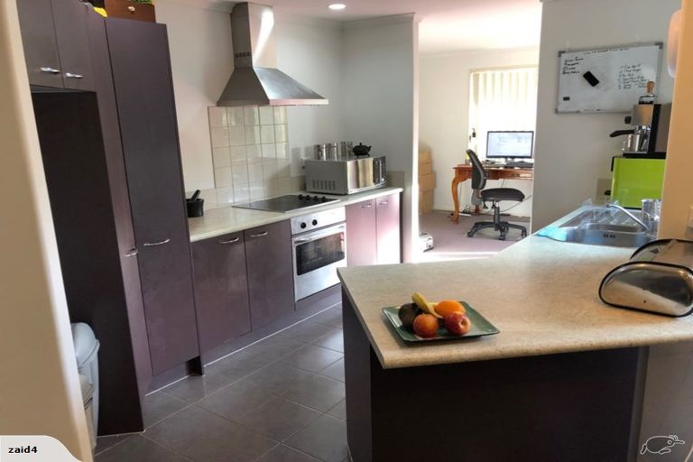 Photo of property in 15 Condor Place, Unsworth Heights, Auckland, 0632