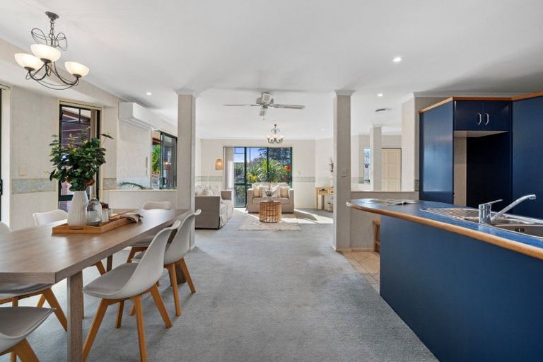 Photo of property in 140 Gravatt Road, Papamoa Beach, Papamoa, 3118