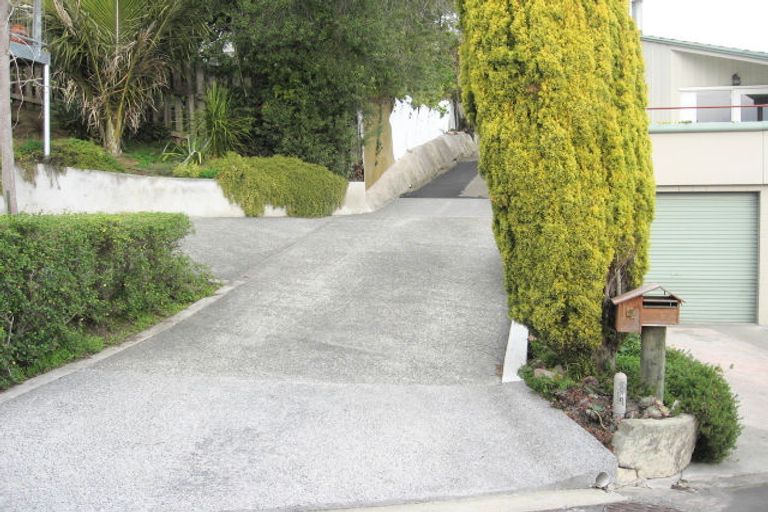 Photo of property in 2a Denholm Road, Hospital Hill, Napier, 4110