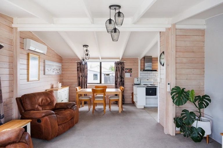 Photo of property in 8 Harding Place, Feilding, 4702