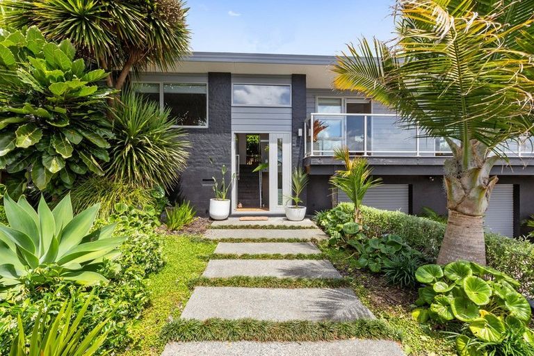 Photo of property in 1 John Dee Crescent, Red Beach, 0932