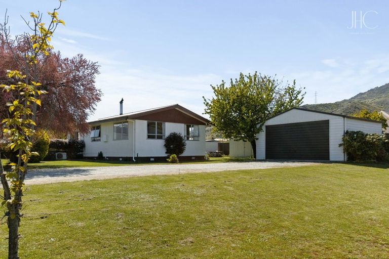 Photo of property in 8 Sunhaven Cove, Cromwell, 9310