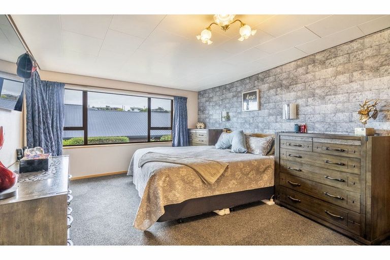 Photo of property in 22 Aotea Crescent, Gore, 9710