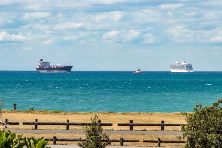 Photo of property in 6a The Esplanade, Westshore, Napier, 4110