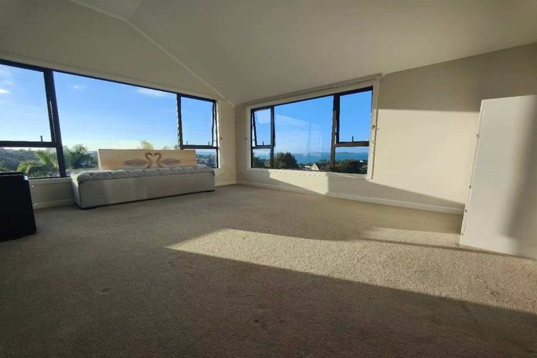 Photo of property in 2 Mellons Bay Road, Howick, Auckland, 2014
