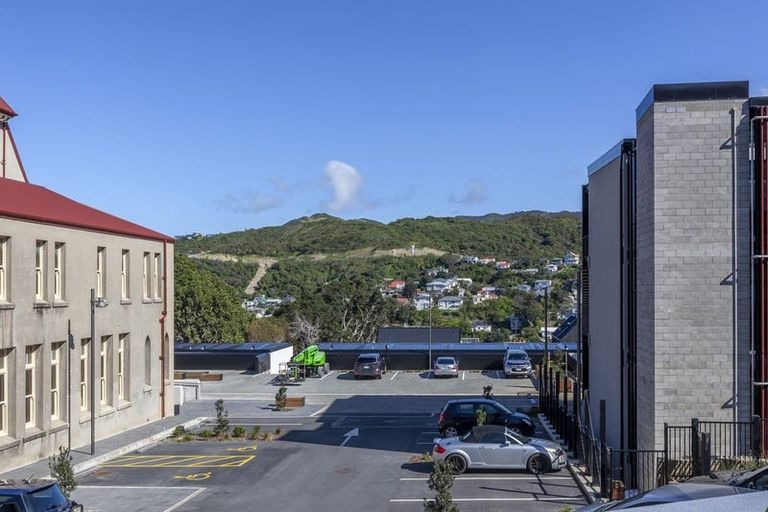 Photo of property in 37 Erica Pabst Way, Island Bay, Wellington, 6023