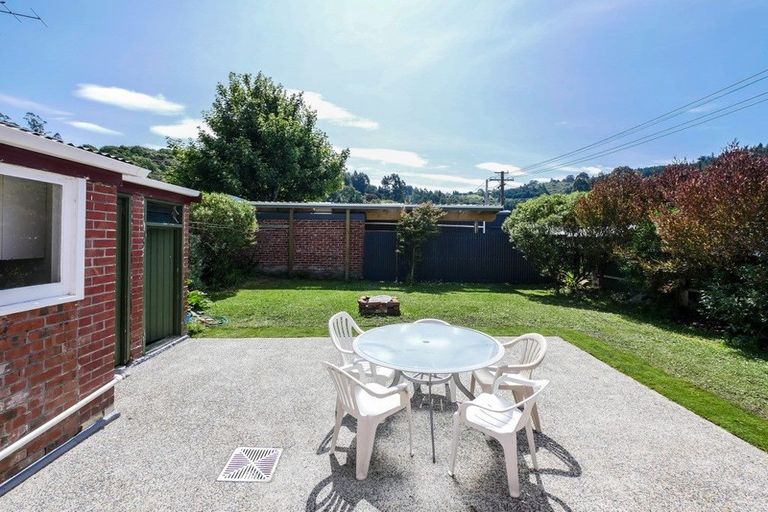 Photo of property in 1 Crown Street, North East Valley, Dunedin, 9010