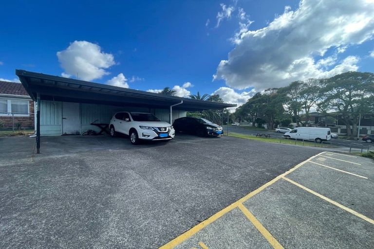 Photo of property in 2/9 Norman Spencer Drive, Papatoetoe, Auckland, 2104