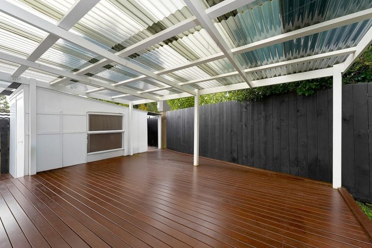 Photo of property in 30a Leo Street, Glen Eden, Auckland, 0602