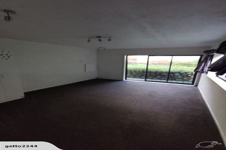 Photo of property in 42 Lyndhurst Road, Tawa, Wellington, 5028