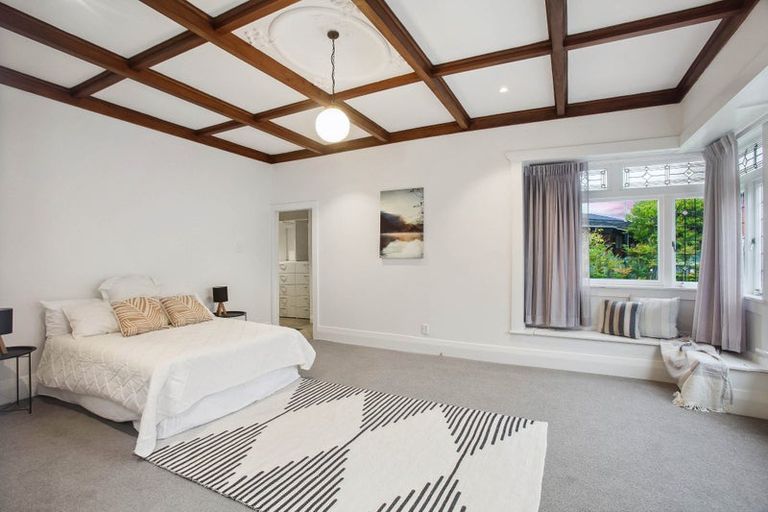 Photo of property in 2/48 Sunnynook Road, Sunnynook, Auckland, 0620