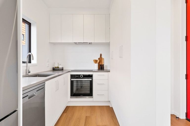 Photo of property in 2 Kotuitui Street, Manukau, Auckland, 2104