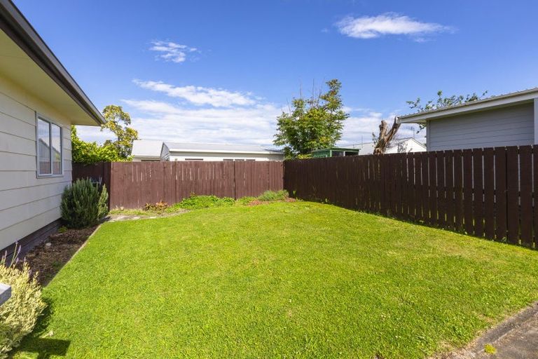 Photo of property in 2/15 Bedford Road, Marewa, Napier, 4110