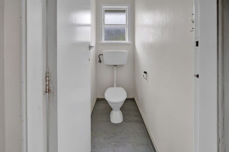 Photo of property in 19 Oranga Street, Marfell, New Plymouth, 4310