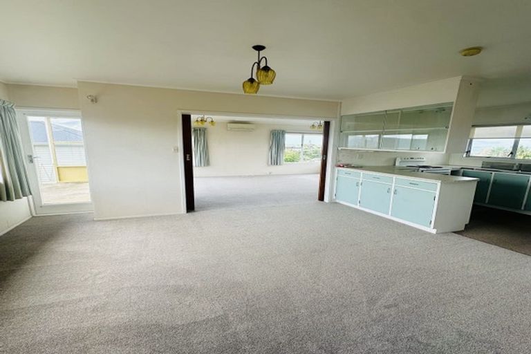 Photo of property in 17 Toroa Street, Torbay, Auckland, 0630