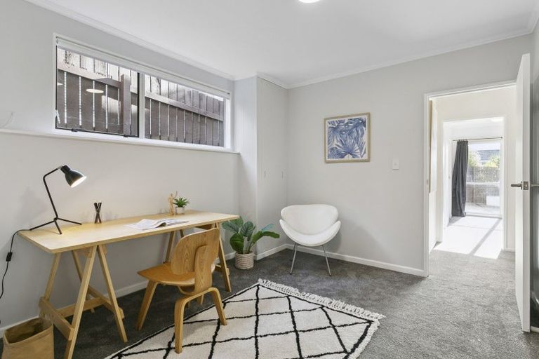 Photo of property in 37 Woodman Drive, Tawa, Wellington, 5028