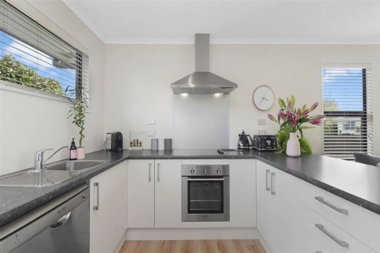 Photo of property in 1/8 Hurst Place, Parklands, Christchurch, 8083