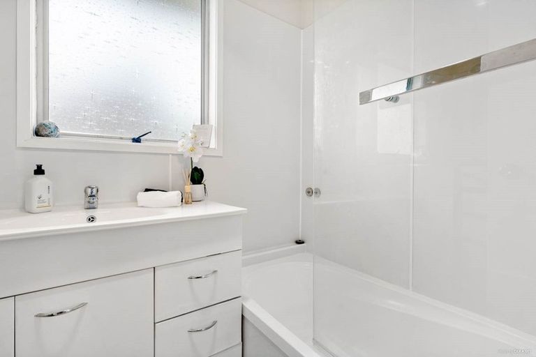 Photo of property in 27 Sandrine Avenue, Clover Park, Auckland, 2019