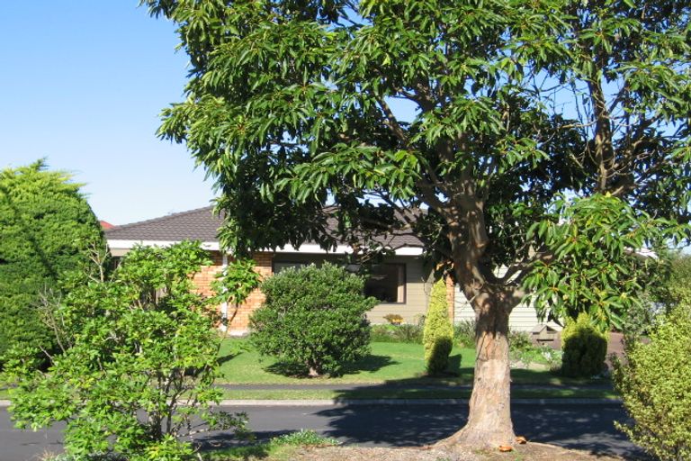 Photo of property in 23 Maygrove Drive, Orewa, 0931