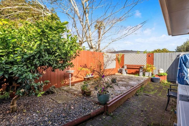 Photo of property in 2 Edmund Hillary Avenue, Papakura, 2110