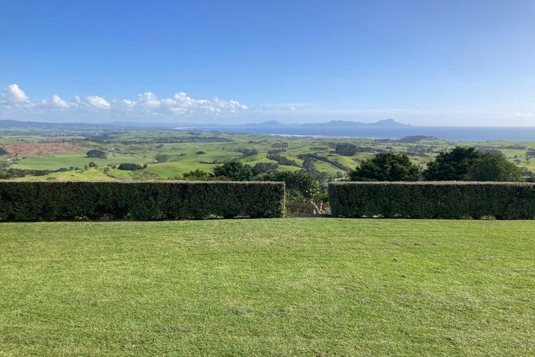 Photo of property in 275 Massey Road, Waipu, 0582