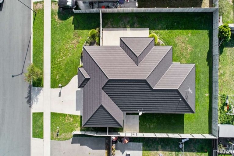 Photo of property in 37 Rainey Crescent, Papamoa Beach, Papamoa, 3118