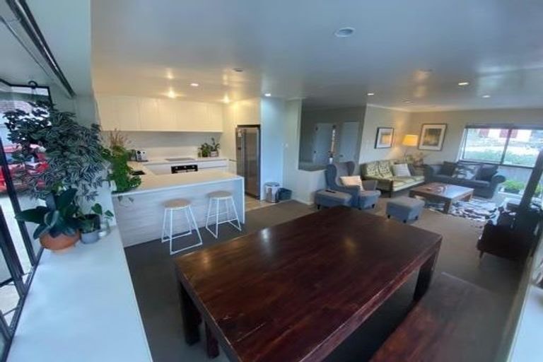 Photo of property in 28a Clovelly Road, Bucklands Beach, Auckland, 2012