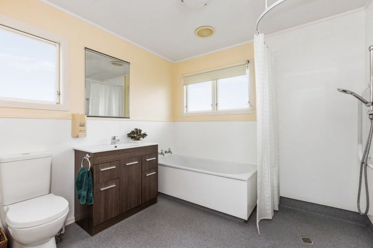 Photo of property in 23 Mangarau Crescent, Havelock North, 4130