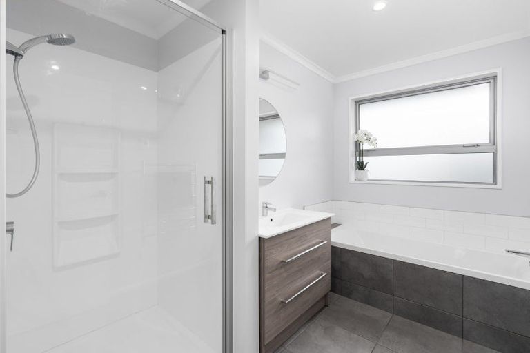 Photo of property in 35 Irwin Logan Drive, Mosgiel, 9024