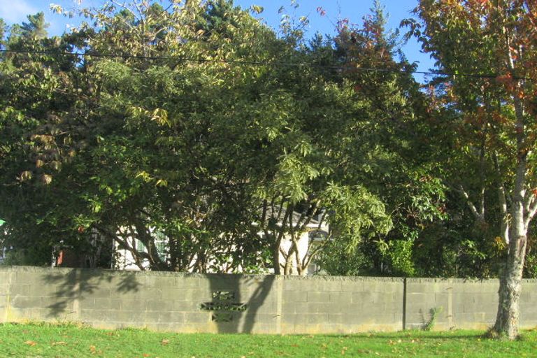 Photo of property in 98 Hine Road, Wainuiomata, Lower Hutt, 5014