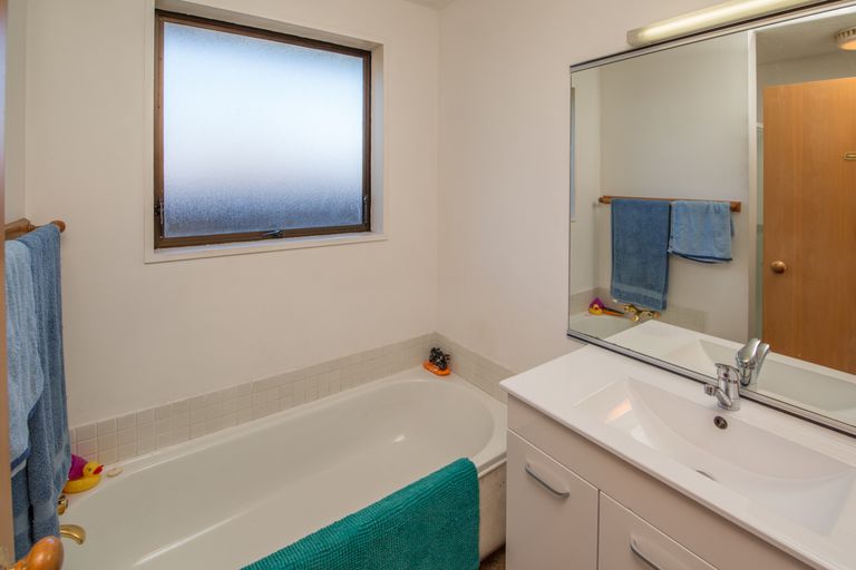 Photo of property in 276 Lake Terrace Road, Shirley, Christchurch, 8061