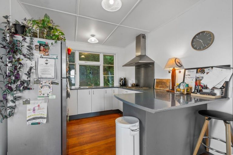 Photo of property in 132 Pioneer Road, Moturoa, New Plymouth, 4310