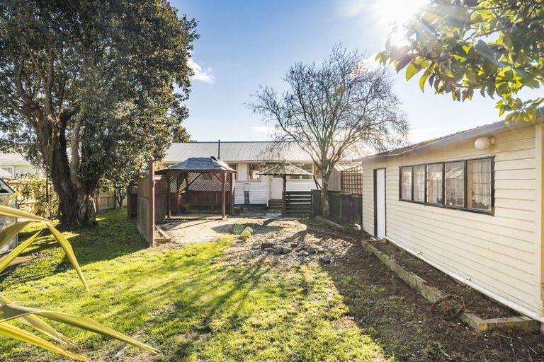Photo of property in 6 Coventry Street, Highbury, Palmerston North, 4412